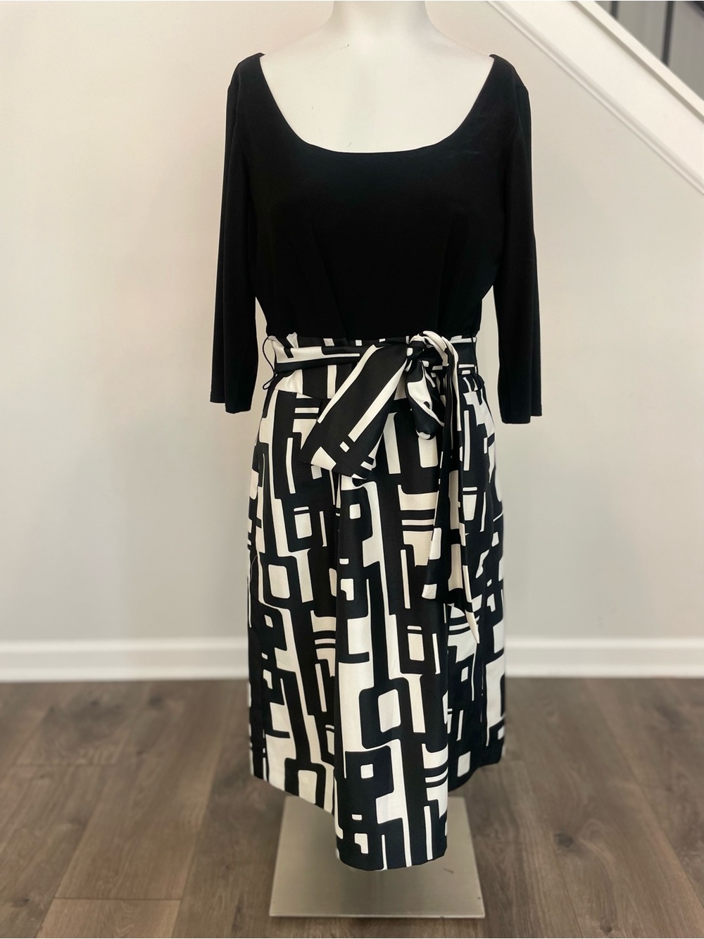 Jessica Howard Black and White Geometric Midi Dress
